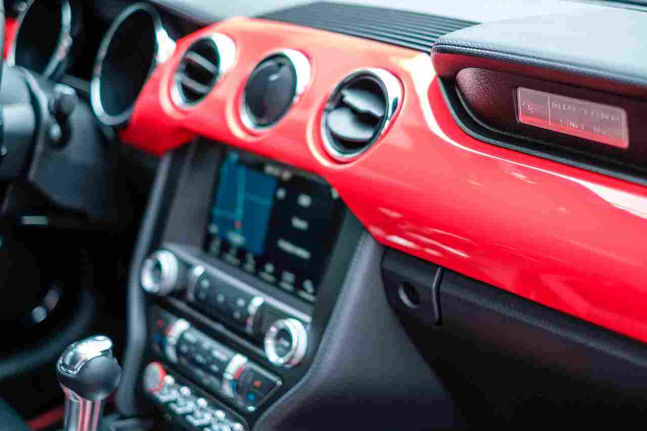 Autofolierung Armaturenbrett folieren – ist dies möglich ?